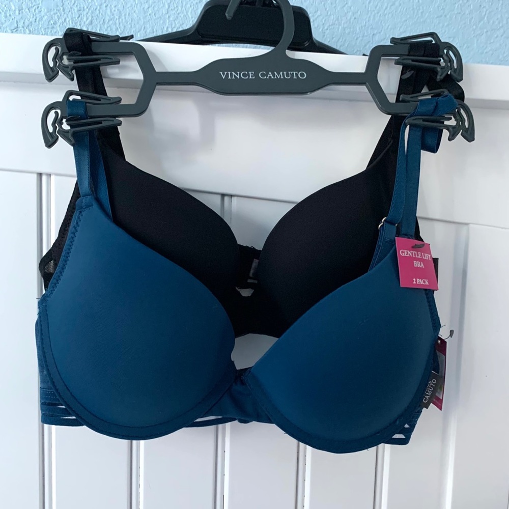 NWT Vince Camuto pair of gentle lift smooth bras